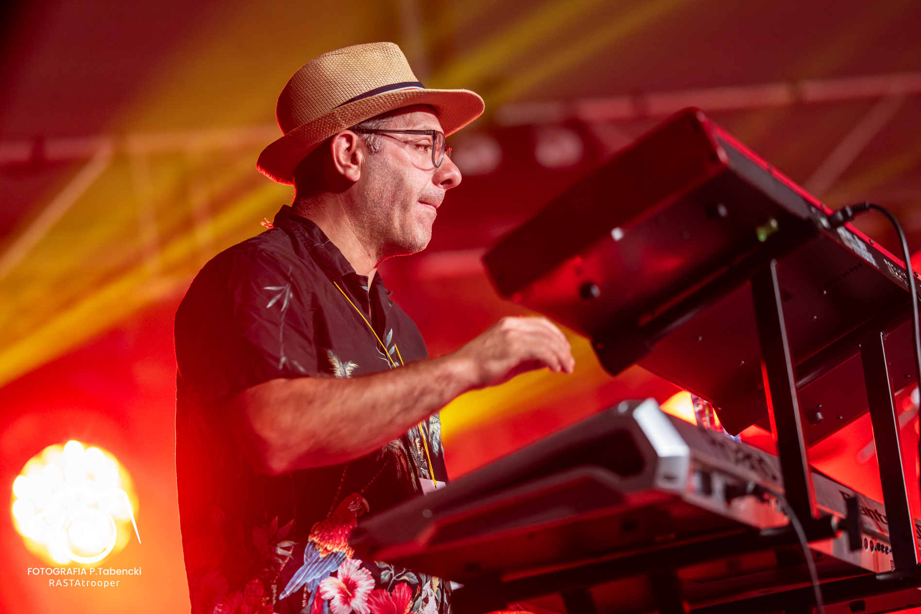 Aron Shamash on Keyboards at the Reggae Na Piaskach Festival